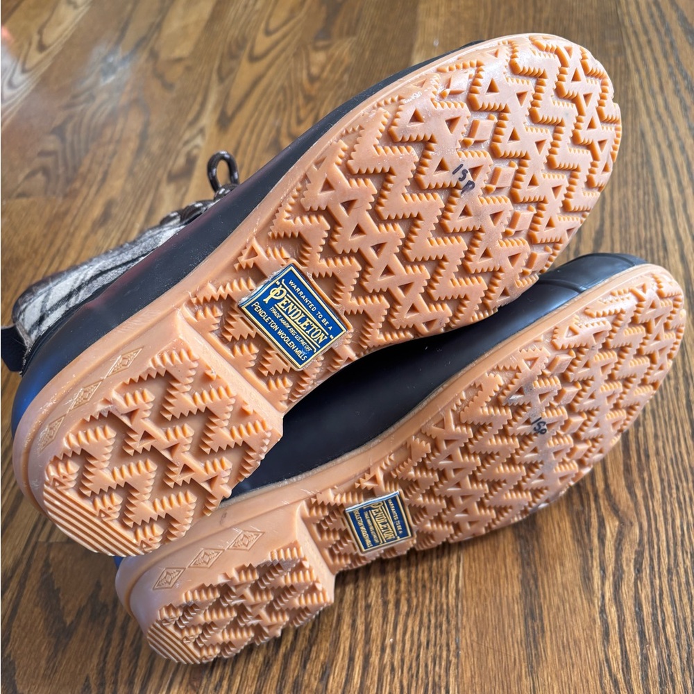Pendleton Heritage Plaid short duck boot - Picture 6 of 9